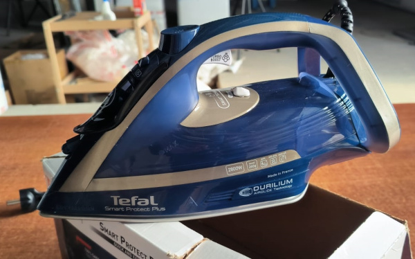 Утюг Tefal FV6872E0 (код 6563)