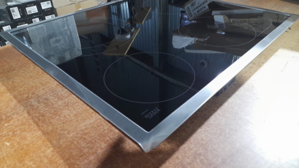 Электрическая варочная панель Bosch PKN645BB2E (код 8361)